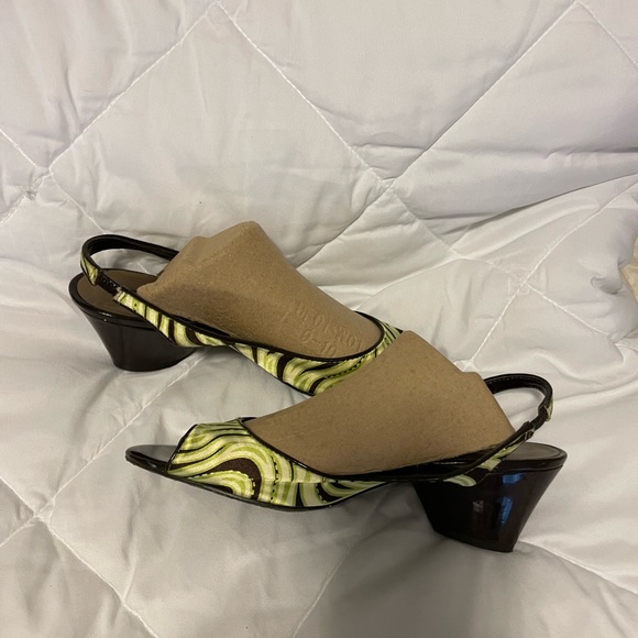 MODA Spana cute open toe sling backs! Jungle print w/brown shiny heels. SZ 8M. - Picture 4 of 10